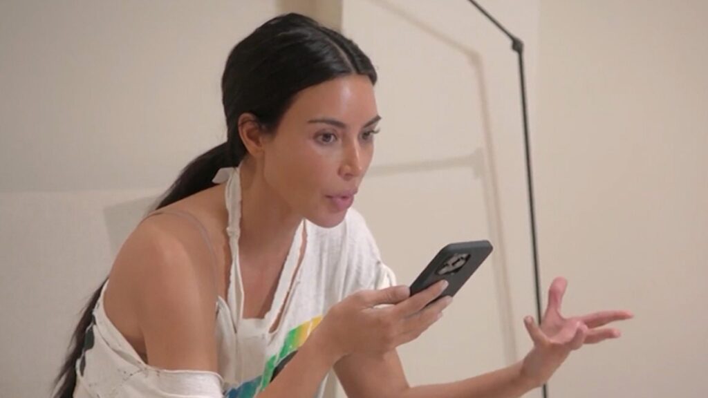 kourtney-kardashian-calls-sister-kim-a-selfish-‘f***ing-witch’-in-explosive-fight