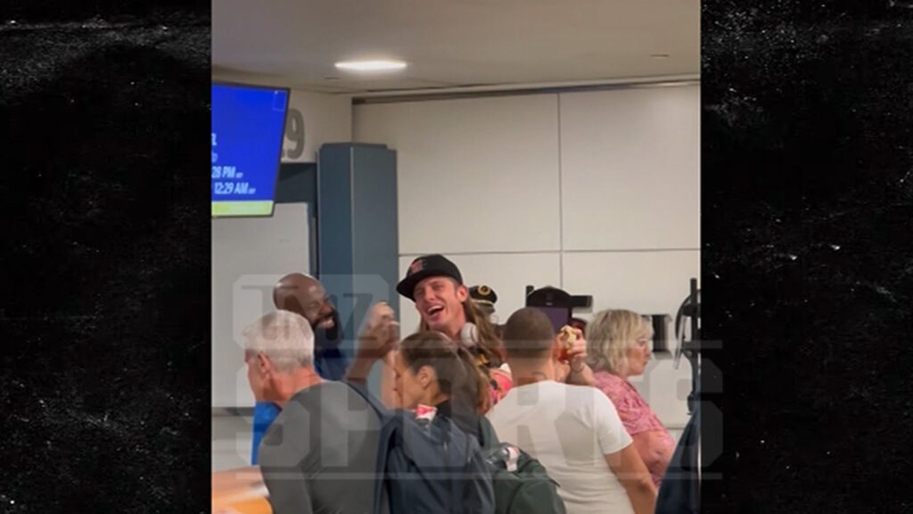 ex-wwe-superstar-matt-riddle-appeared-to-be-drunk-during-airport-incident