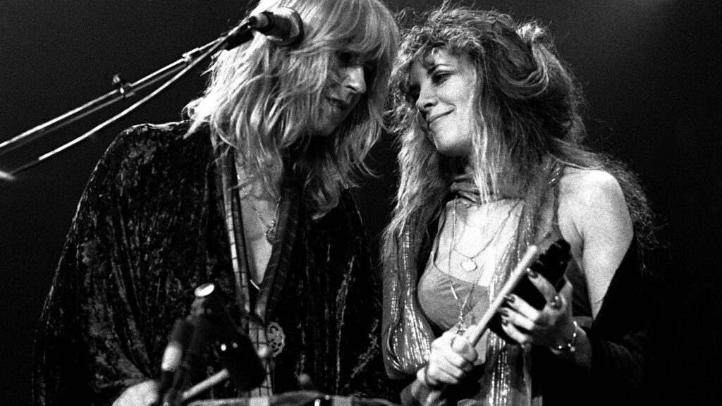 stevie-nicks-cites-taylor-swift-to-explain-why-fleetwood-mac-can’t-go-on-without-christine-mcvie