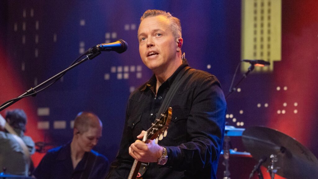 jason-isbell-plays-his-justin-townes-earle-tribute-‘when-we-were-close’-on-‘jimmy-kimmel’