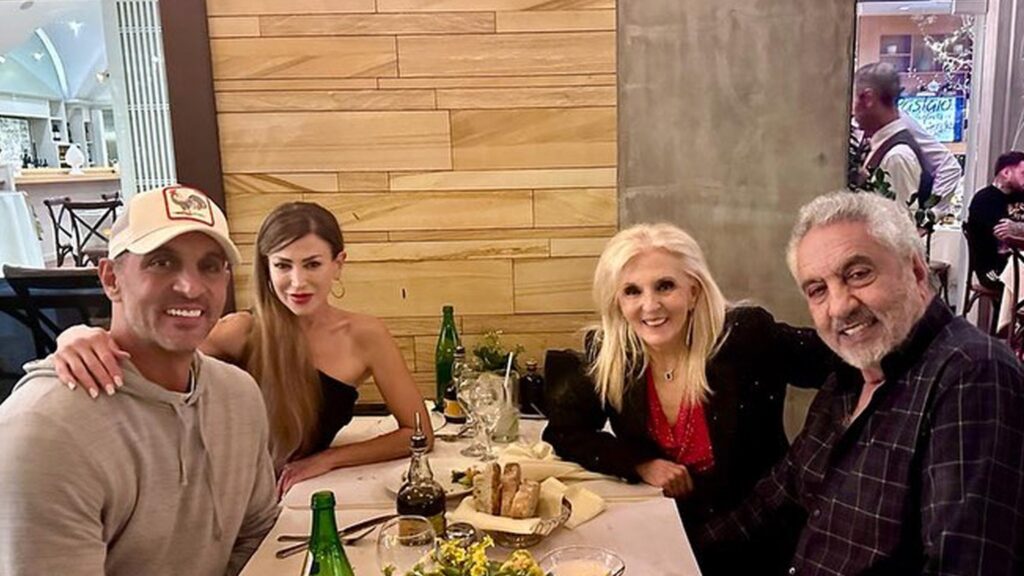 mauricio-umansky-not-dating-co-worker-leslie-bega,-but-his-dad-is
