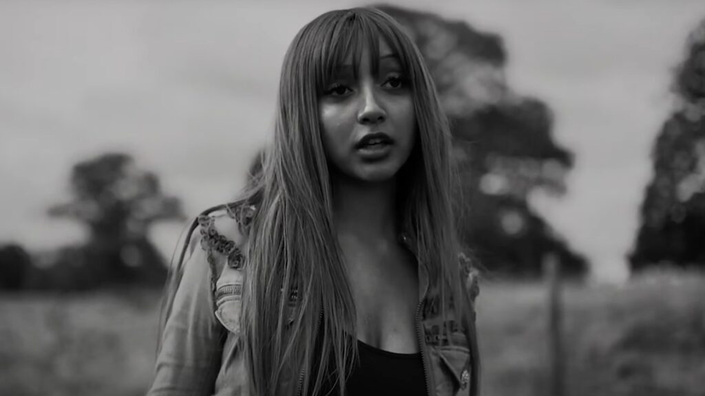 pinkpantheress-purges-the-past-and-wanders-down-holes-in-‘capable-of-love’-video