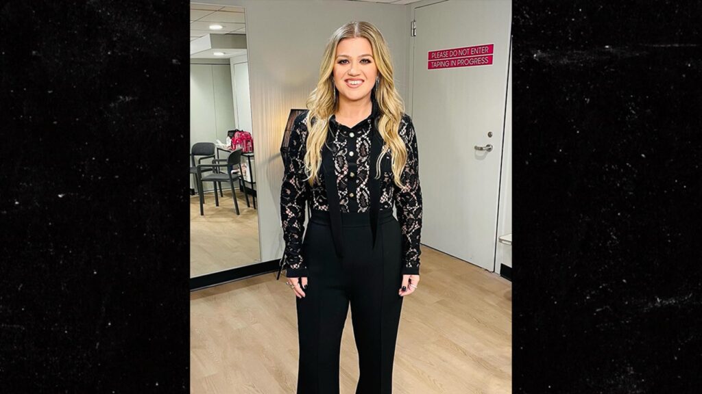 kelly-clarkson-fans-shocked-by-new-slim-look-following-bitter-divorce