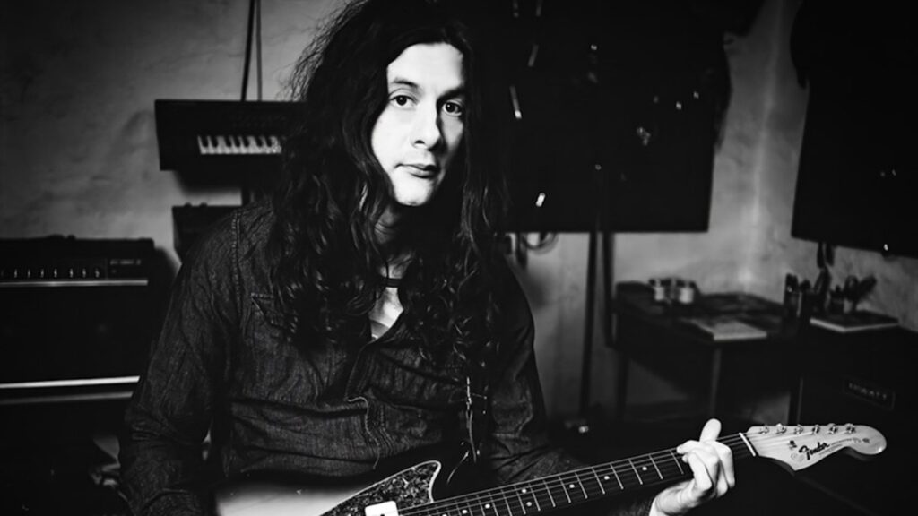 kurt-vile-previews-his-lp-length-ep-with-lengthy-‘another-good-year-for-the-roses’