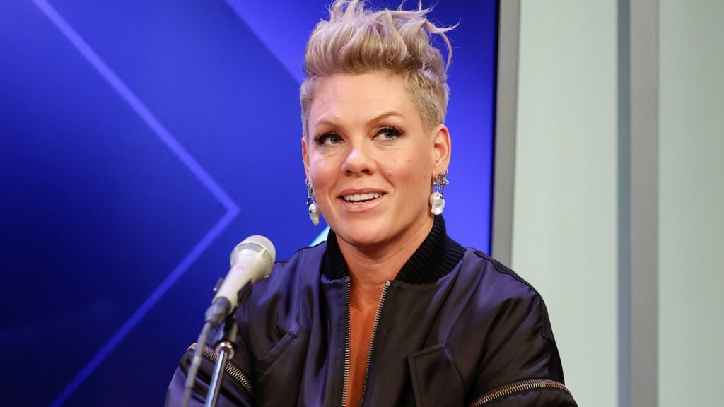 pink-suffered-a-near-fatal-drug-overdose-at-16,-then-signed-a-record-deal-weeks-later