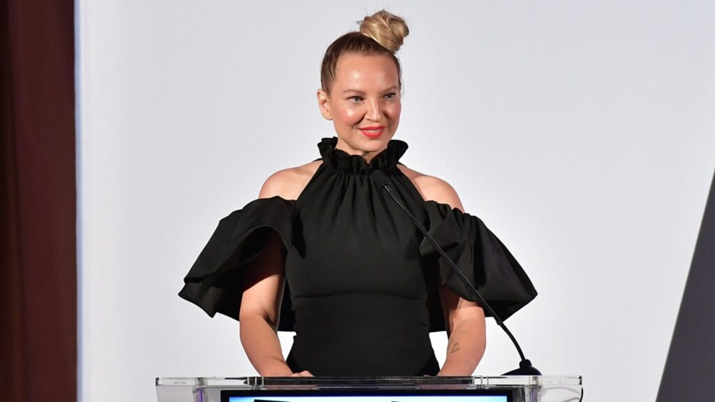 sia-sues-to-unmask-identity-thief-seeking-her-unreleased-‘recordings’