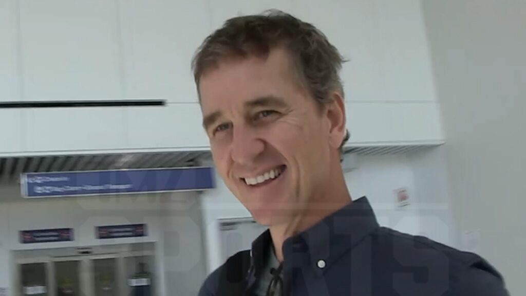 cooper-manning-says-arch-has-‘a-little-ways-to-go’-to-hit-potential-at-ut