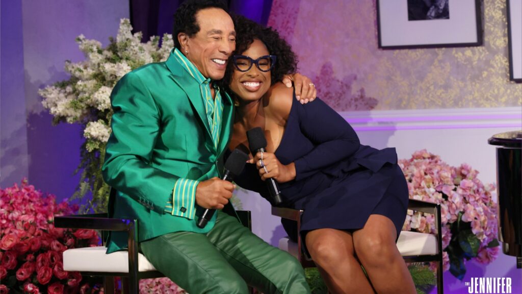 jennifer-hudson-joins-smokey-robinson-to-re-create-‘ooo-baby-baby’-soul-train-performance