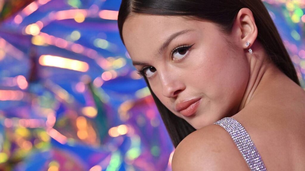 olivia-rodrigo-unleashes-her-fury-with-new-‘hunger-games’-single-‘can’t-catch-me-now’