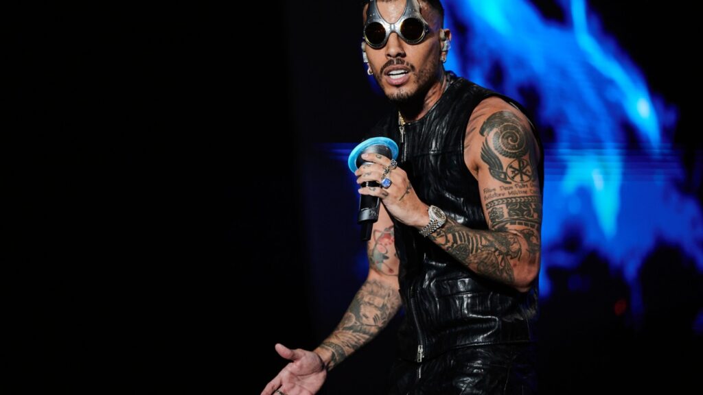 there’s-a-storm-brewing-for-rauw-alejandro-in-new-‘diluvio’-music-video