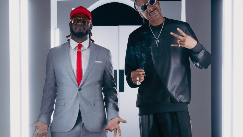see-t-pain-and-snoop-dogg-go-on-‘big-adventure’-in-pee-wee-inspired-‘that’s-how-we-ballin’-video