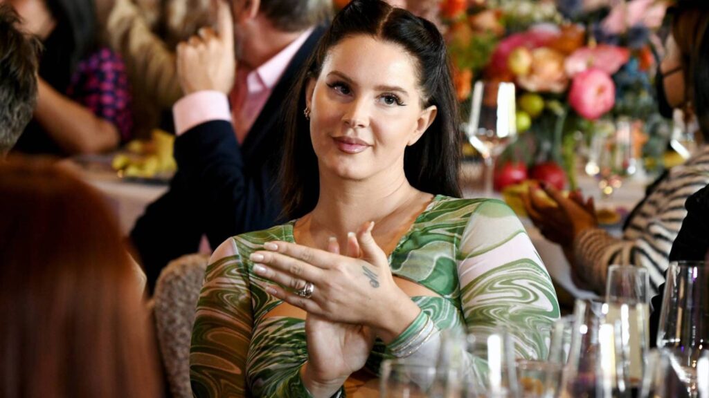 lana-del-rey’s-‘tunnel-under-ocean-blvd’-will-be-transformed-into-a-speakeasy