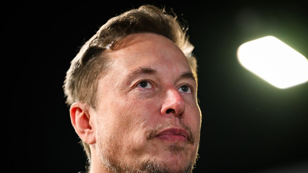 elon-musk-sees-‘truth’-in-antisemitic-tweet-about-jews-hating-whites