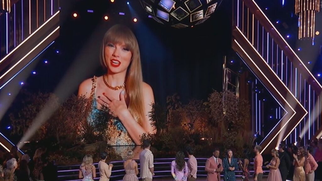 taylor-swift-surprises-‘dancing-with-the-stars’-fans-with-special-message