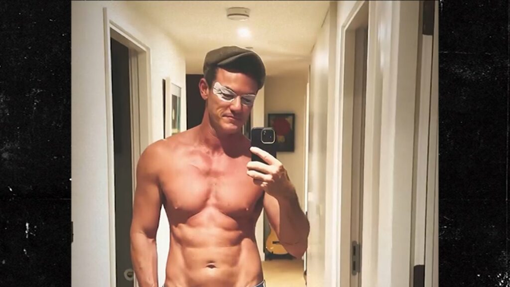luke-evans-shows-off-rippling-abs-in-thirst-trap-shirtless-ig
