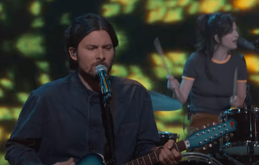 watch-harry-styles’-guitarist-mitch-rowland-perform-‘here-comes-the-comeback’-on-‘kimmel’