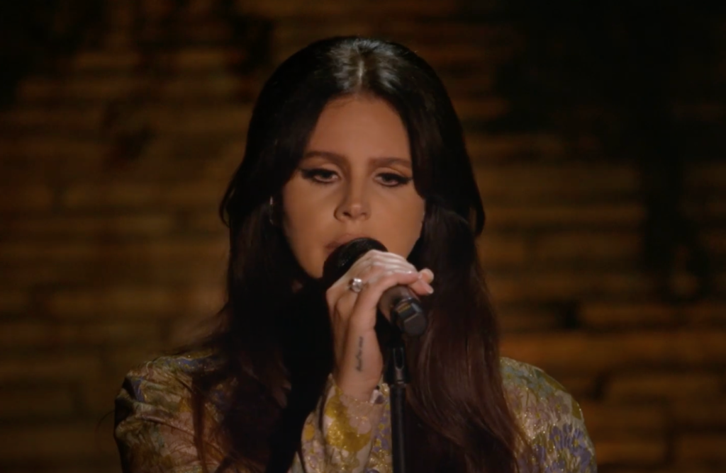 watch-lana-del-rey,-post-malone-cover-elvis-for-tv-special-‘christmas-at-graceland’