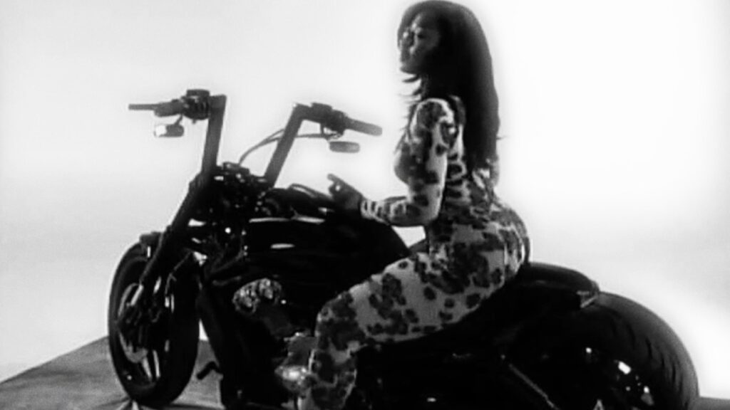 tems-doesn’t-hold-back-on-new-single-‘not-an-angel’