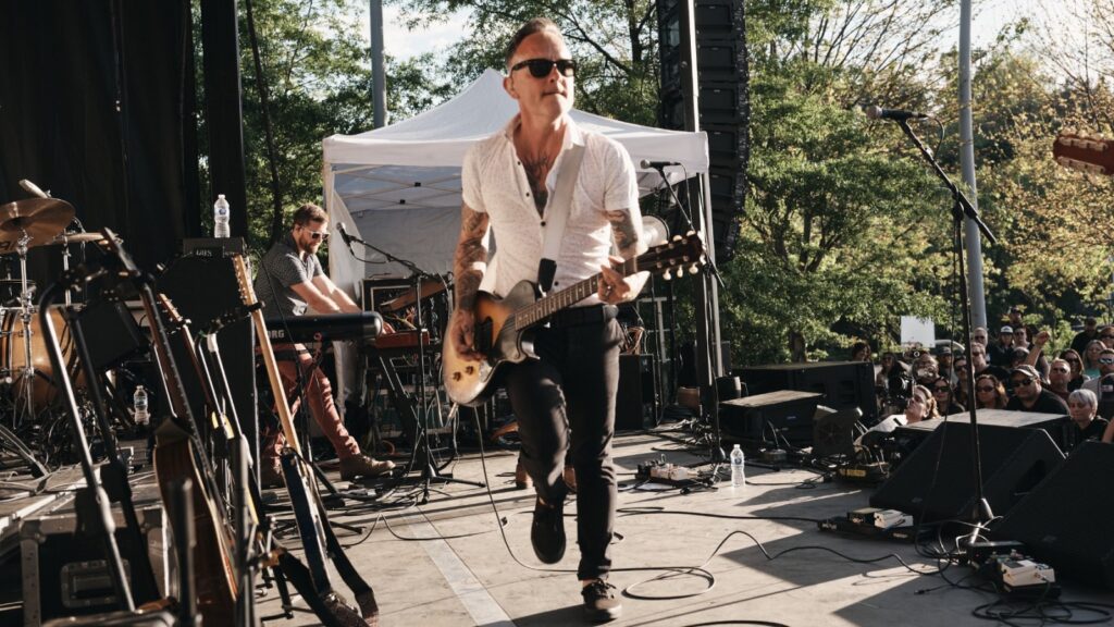 dave-hause-to-reunite-the-loved-ones-for-sing-us-home-festival-2024