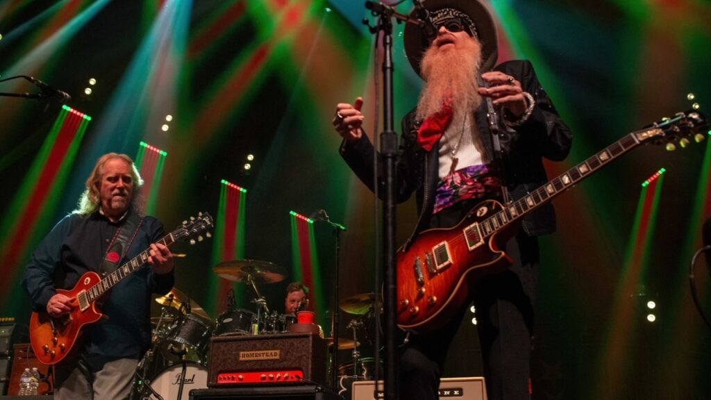slash,-billy-gibbons-and-gov’t-mule-cover-skynyrd’s-‘simple-man’-at-christmas-jam-2023