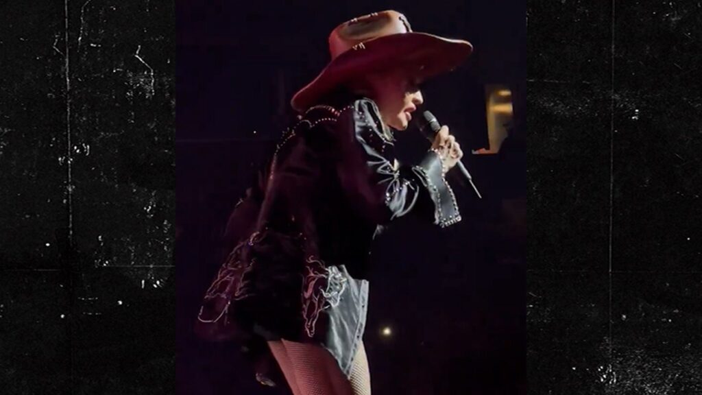 madonna-jokingly-calls-out-‘troublemaking-queen’-andy-cohen-at-concert