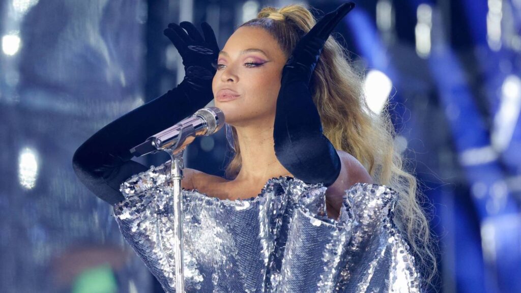 the-gays-declare-beyonce-as-the-‘undisputed’-mother-of-the-year