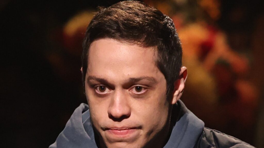 pete-davidson-mysteriously-cancels-a-number-of-comedy-shows