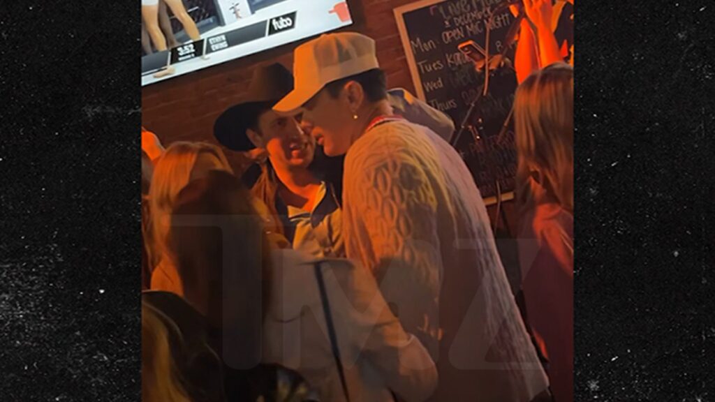 tom-sandoval-leaves-bar-with-mystery-woman,-scandoval-ancient-history