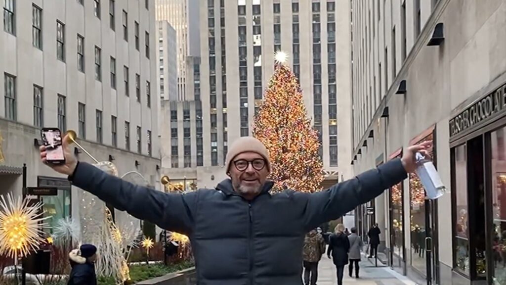 hugh-jackman-receives-warning-from-security-guard-at-rockefeller-center
