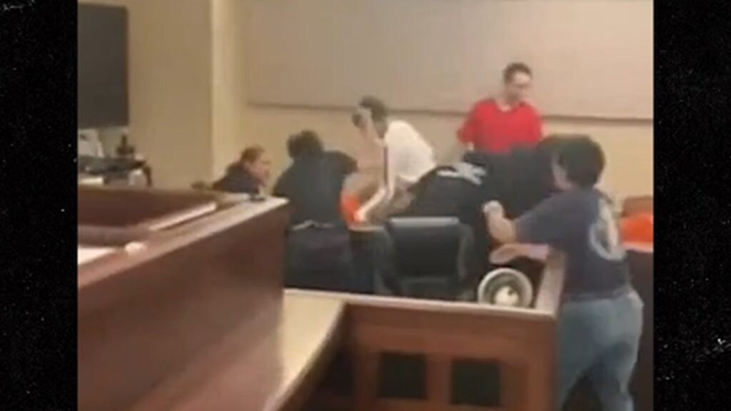 family-of-murder-victim-attacks-suspect-on-witness-stand-in-texas-courtroom