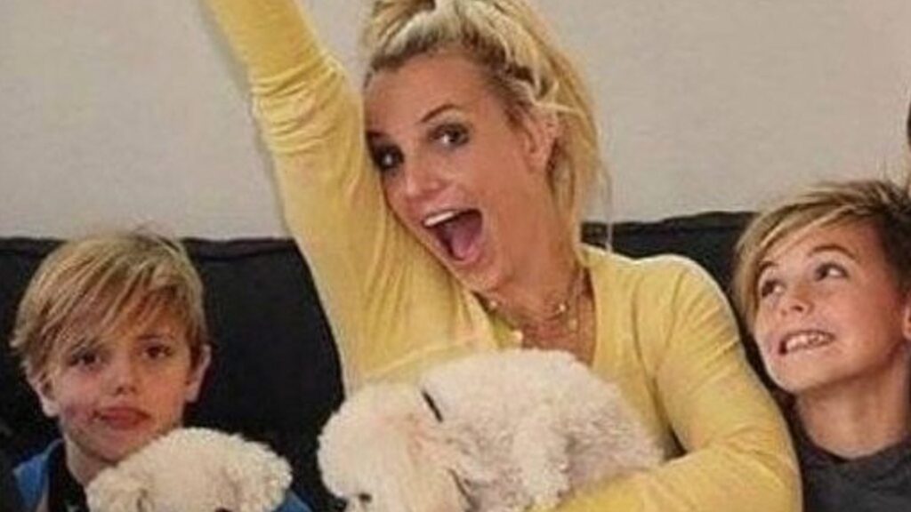 britney-spears-shares-throwback-pics-of-her-sons-on-new-year’s-eve